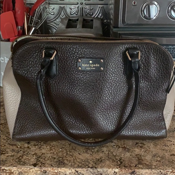 Large pebbled leather Kate Spade purse. - Picture 1 of 3